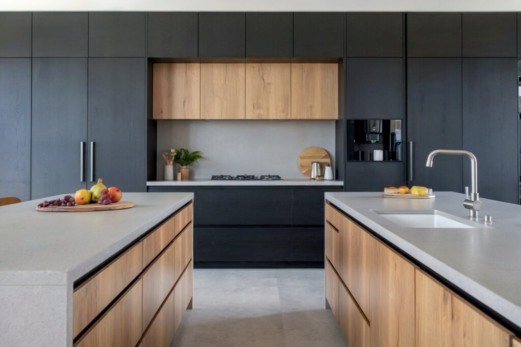 colors that go with black, kitchen with black and light wood cabinets